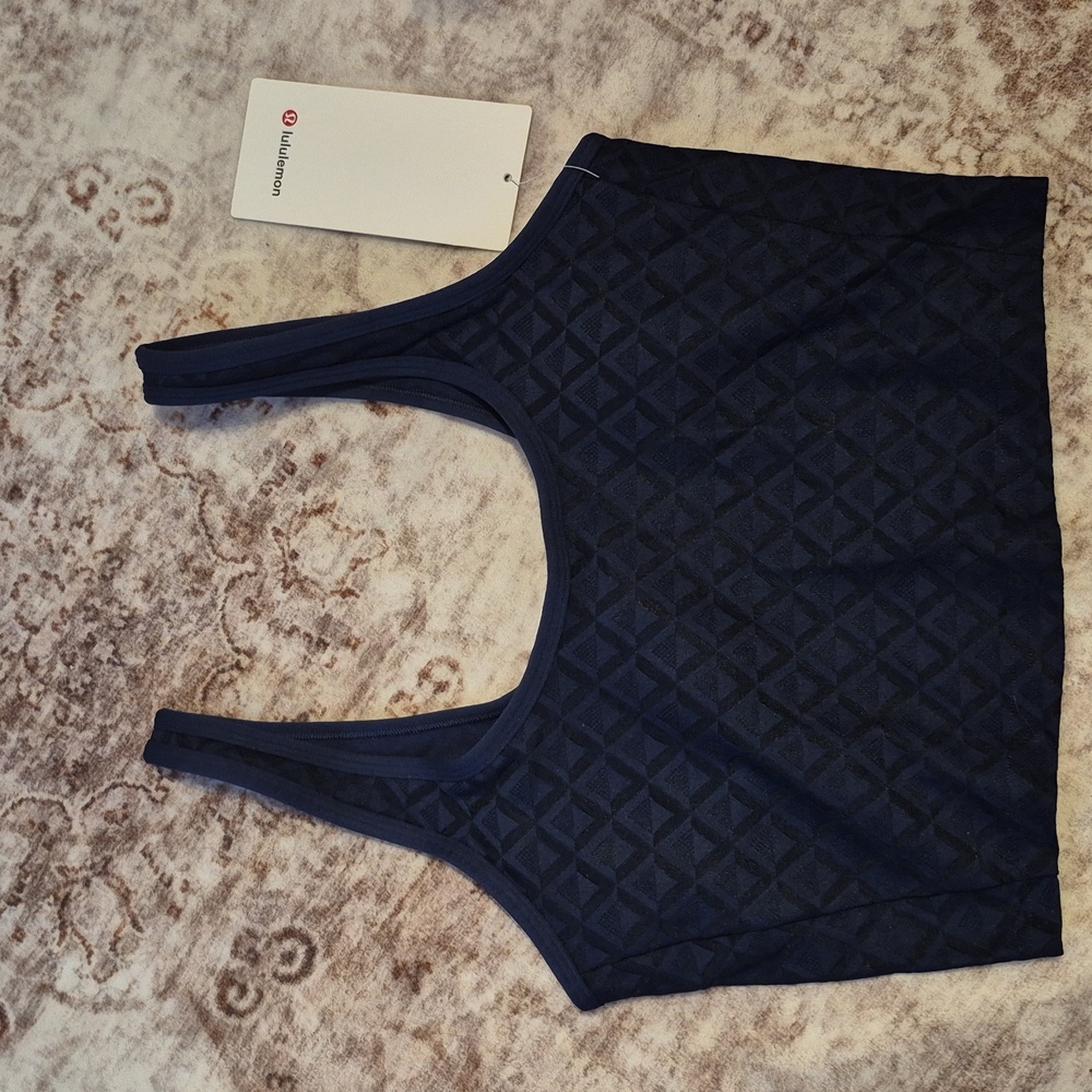 Lululemon Texture Mesh Tank Top - Picture 2 of 6
